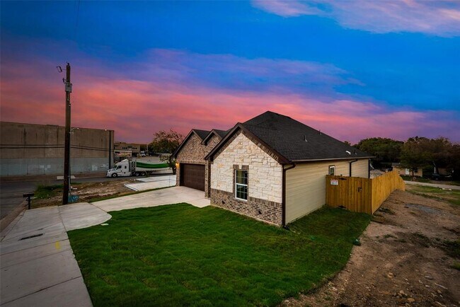 1905 Kelly St Fort Worth, TX 76104 photo 4