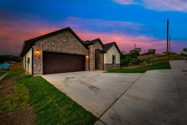 1905 Kelly St Fort Worth, TX 76104 photo 2