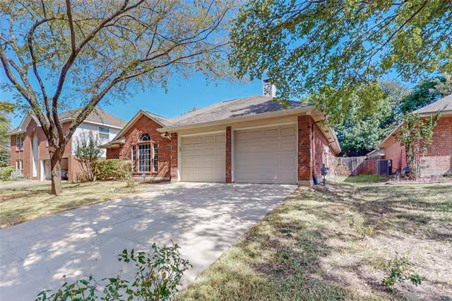 5425 Bryce Canyon Drive, Fort Worth, TX 76137 photo 2