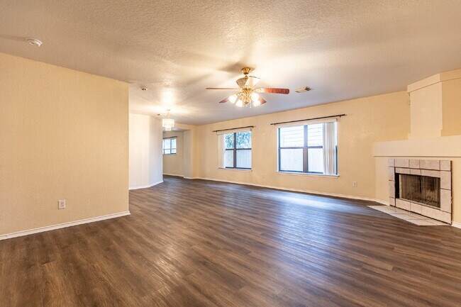 7910 Lattimer Pond San Antonio, TX 78254 photo 5