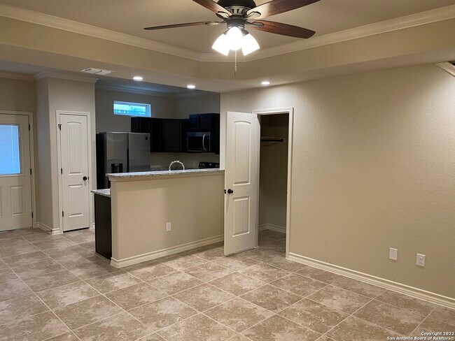 6326 Luglio Ln San Antonio, TX 78233 photo 4