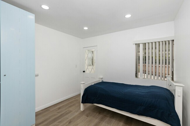 5590 Shasta Ln La Mesa, CA 91942 photo 2
