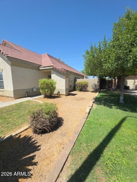 1064 S Jesse Pl Chandler, AZ 85286 photo 3