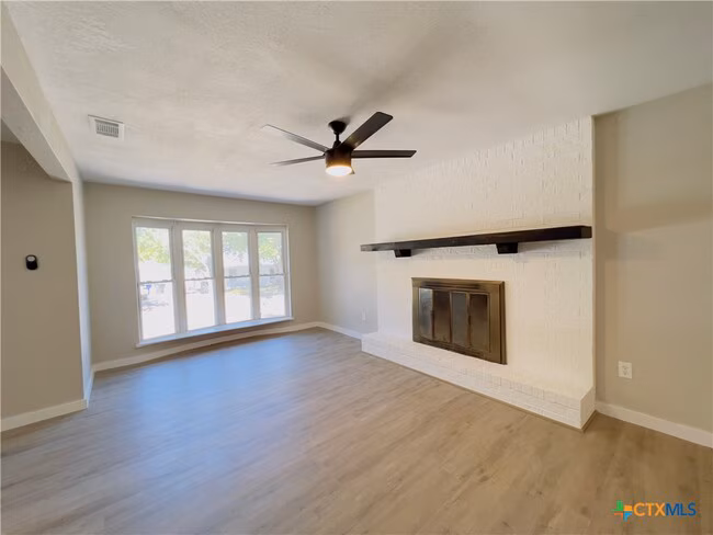 105 Nauert St Copperas Cove, TX 76522 photo 2