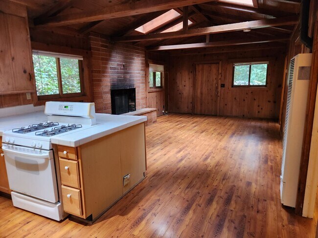11075 Dell Ave Forestville, CA 95436 photo 4