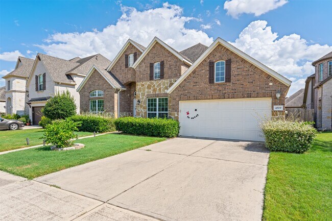 4519 Sterling Heights Lane, Sugar Land, TX 77479 photo 2