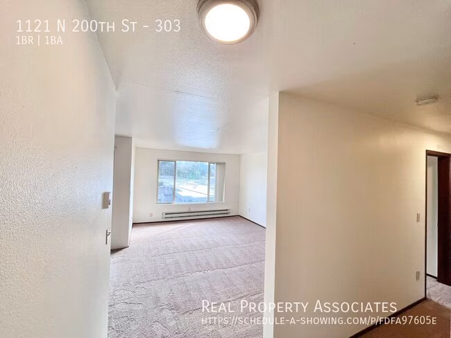 1121 N 200th St Shoreline, WA 98133 photo 2