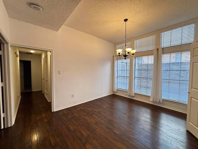1205 Olde Towne Drive, Irving, TX 75061 photo 3