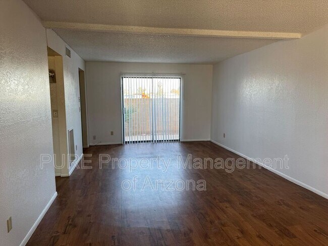 231 E 2nd Ave Mesa, AZ 85210 photo 3