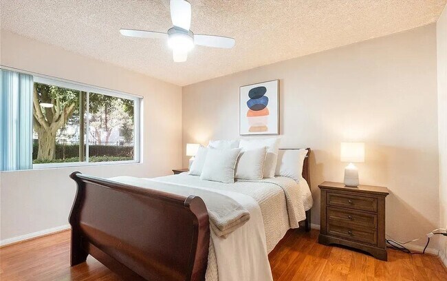 7525 Charmant Dr San Diego, CA 92122 photo 4