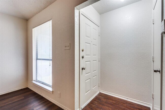 2820 Ridgecrest Drive, Fort Worth, TX 76133 photo 4