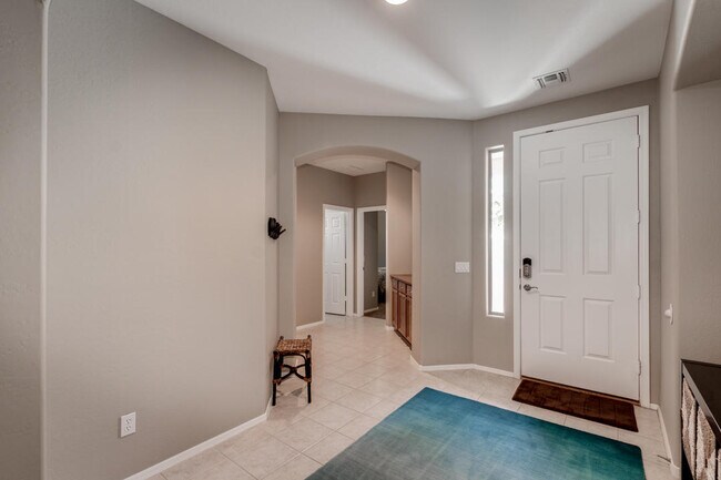 13546 W Port Royale Ln photo 4