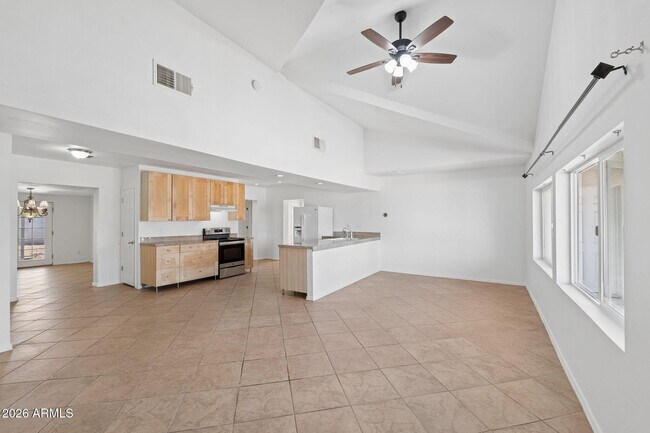 7 S Catalina St Gilbert, AZ 85233 photo 5