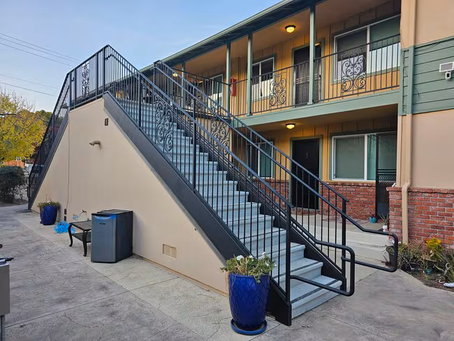 Los Gatos Garden Apartments photo 3