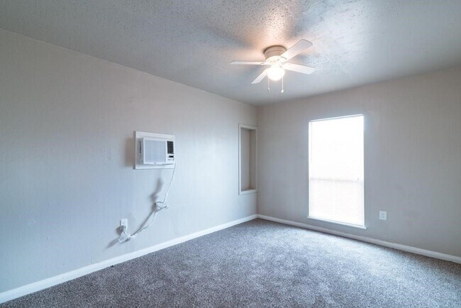 5327 Bell Street, Houston, TX 77023 photo 4