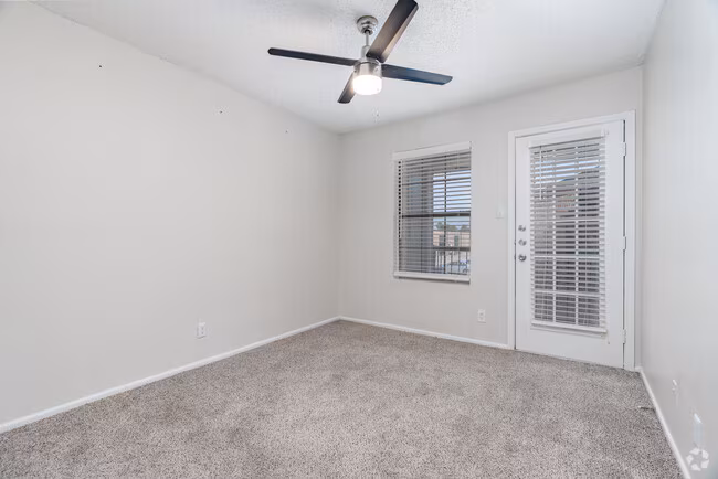 Lakeland Apartments photo 5