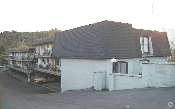 3663 Mt. Diablo Blvd. photo 2