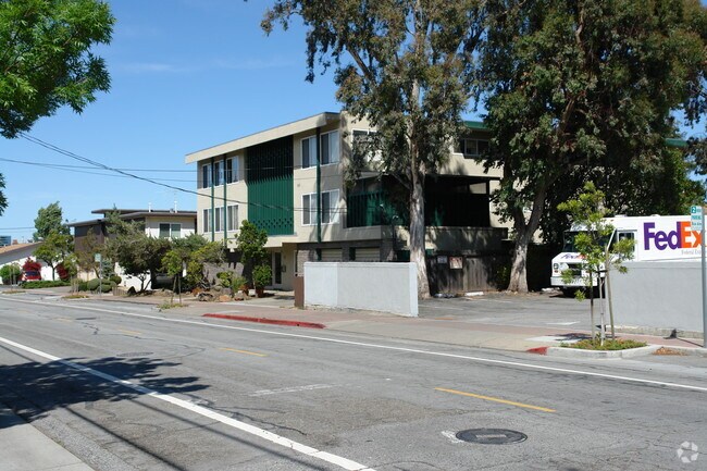 Sil - 641 Masonic Way photo 2