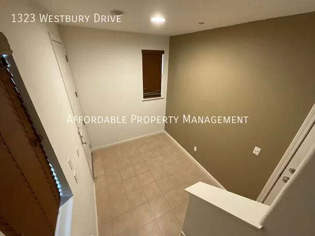 1323 Westbury Dr San Jose, CA 95131 photo 3