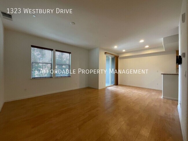 1323 Westbury Dr San Jose, CA 95131 photo 5