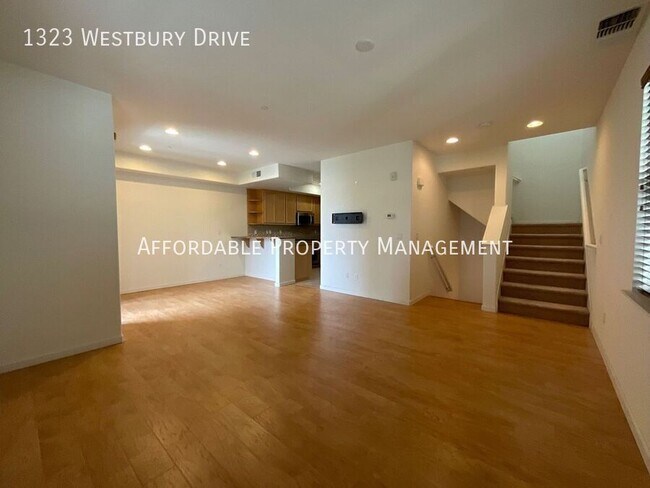 1323 Westbury Dr San Jose, CA 95131 photo 4