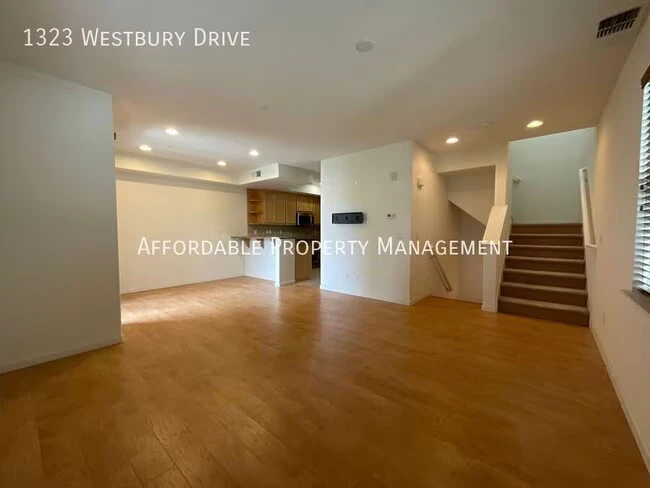 1323 Westbury Dr San Jose, CA 95131 photo 4