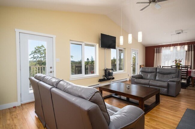 11839 Parliament St San Antonio, TX 78216 photo 2