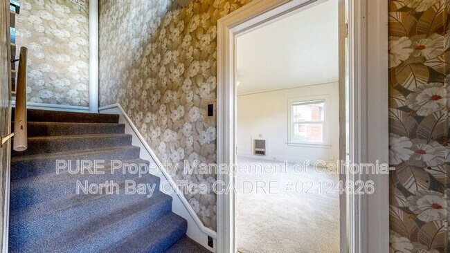 537 Humboldt St Santa Rosa, CA 95404 photo 4