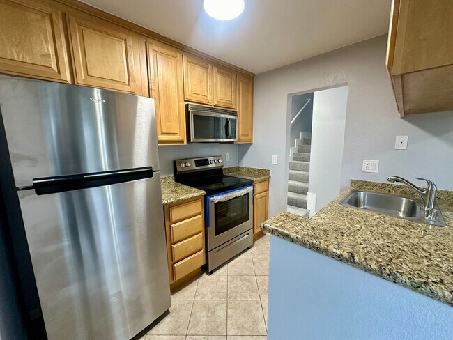 27787 Vasona Court, Hayward, CA 94544 photo 4