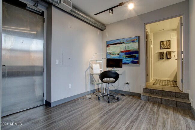 7301 E 3rd Ave Scottsdale, AZ 85251 photo 4