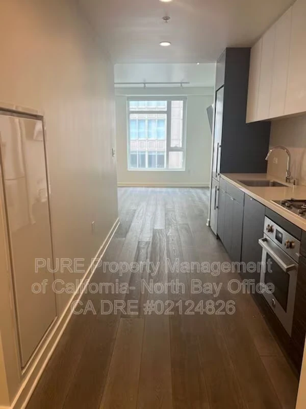 1688 Pine St San Francisco, CA 94109 photo 4