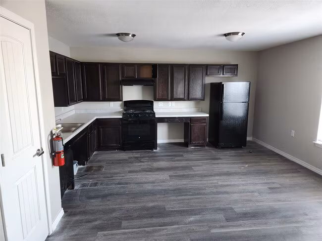 724 E Ave N Belton, TX 76513 photo 5