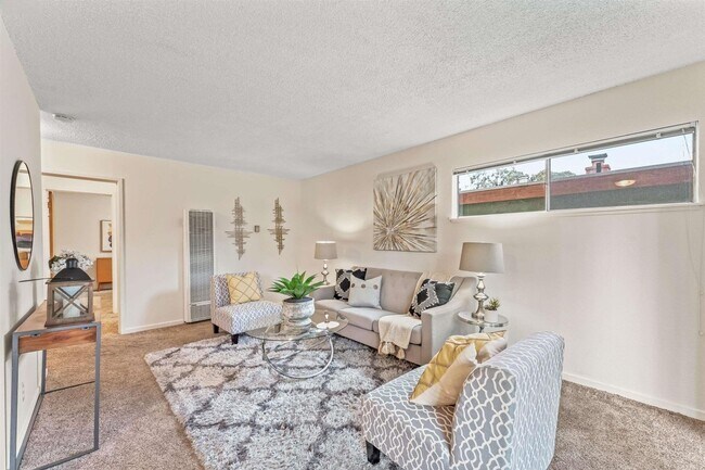 389 Somerset Rd Piedmont, CA 94611 photo 2