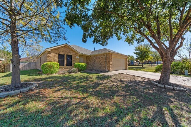1002 Manassas Dr Forney, TX 75126 photo 2