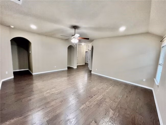 429 Lewisville Ln Leander, TX 78641 photo 4