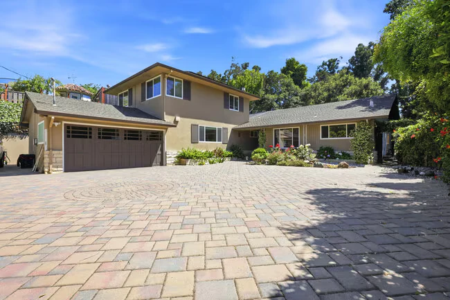 1265 Vancouver Ave Burlingame, CA 94010 photo 3