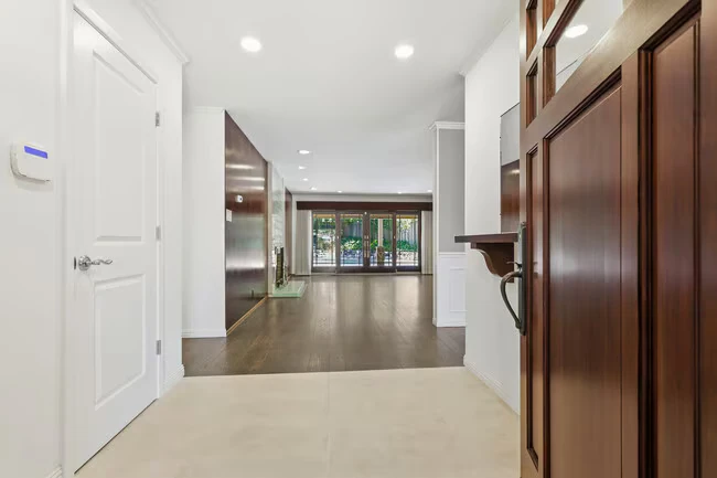 1265 Vancouver Ave Burlingame, CA 94010 photo 4