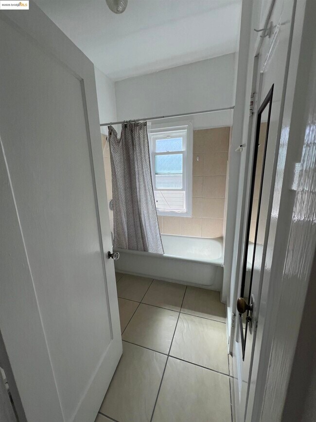 1914 Channing Way Berkeley, CA 94704 photo 3