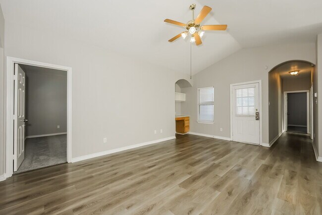 9309 Rhoni Ct Fort Worth, TX 76140 photo 3