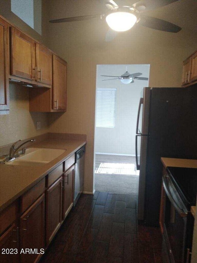 7550 N 12th St Phoenix, AZ 85020 photo 2