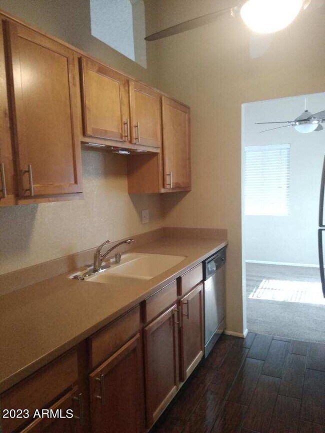 7550 N 12th St Phoenix, AZ 85020 photo 4