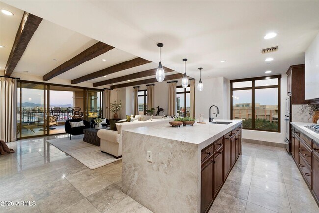 7181 E Camelback Rd Scottsdale, AZ 85251 photo 2