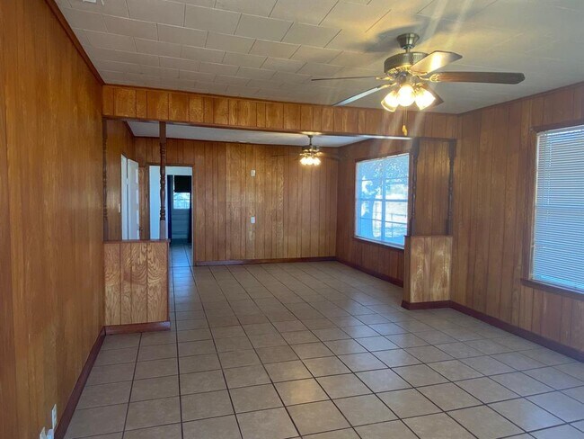 500 Greasy Bend, Smithville, TX 78957 photo 2