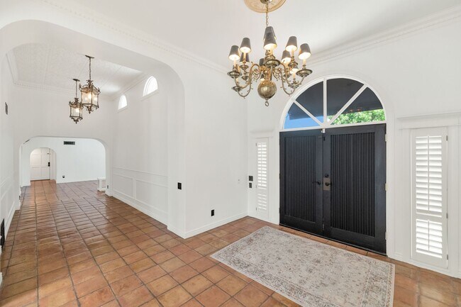 8712 North 68th Street, Paradise Valley, AZ 85253 photo 4