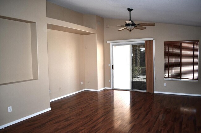 10316 N 94th Ln Peoria, AZ 85345 photo 5