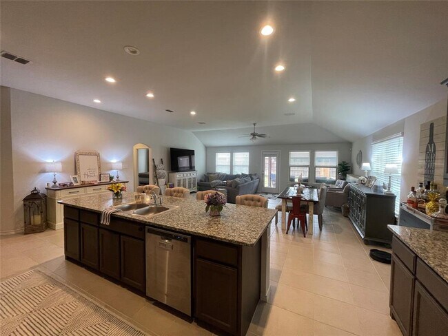 2521 Weatherford Heights Drive, Weatherford, TX 76087 photo 3