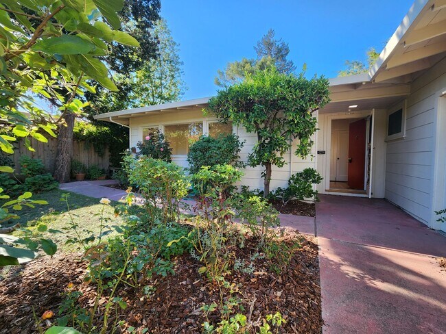 329 Colorado Ave Palo Alto, CA 94306 photo 2