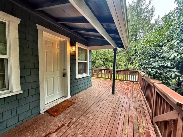 1907 E 18th St Bremerton, WA 98310 photo 3