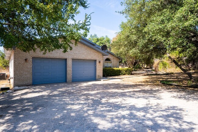 354 Co Rd 264 Leander, TX 78641 photo 5