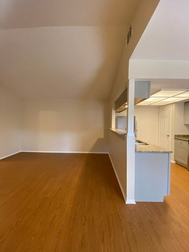 11308 Ptarmigan Cove Austin, TX 78758 photo 5